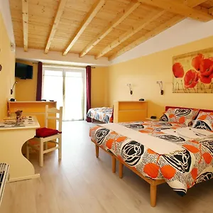  Bed & Breakfast La Vecchia Tipografia - D'idro Italia
