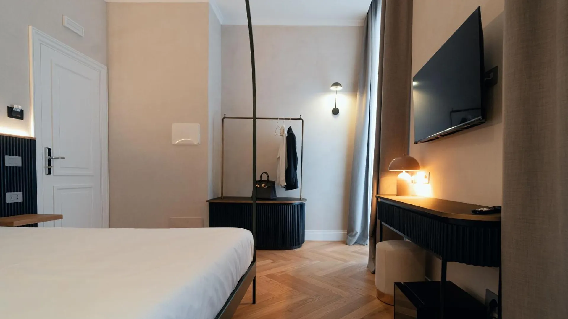 Guest house The Flow - Via Del Corso Rome