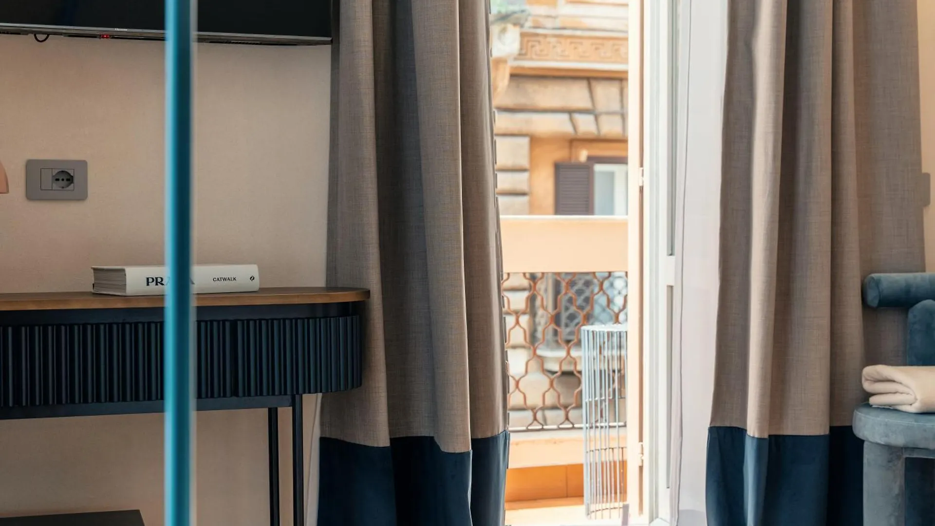 The Flow - Via Del Corso Rome Guest house