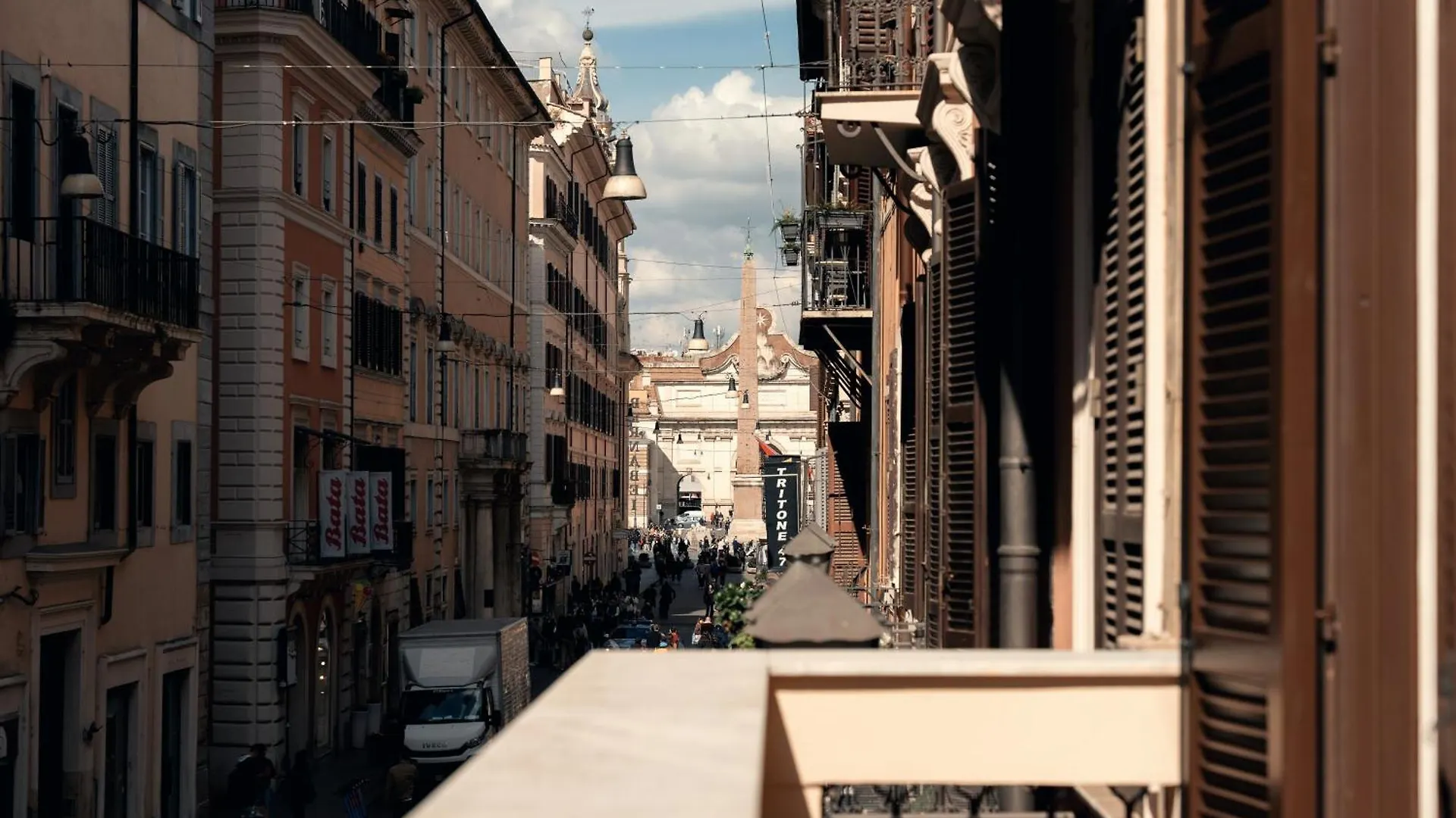 The Flow - Via Del Corso Rome 0*,  Italy