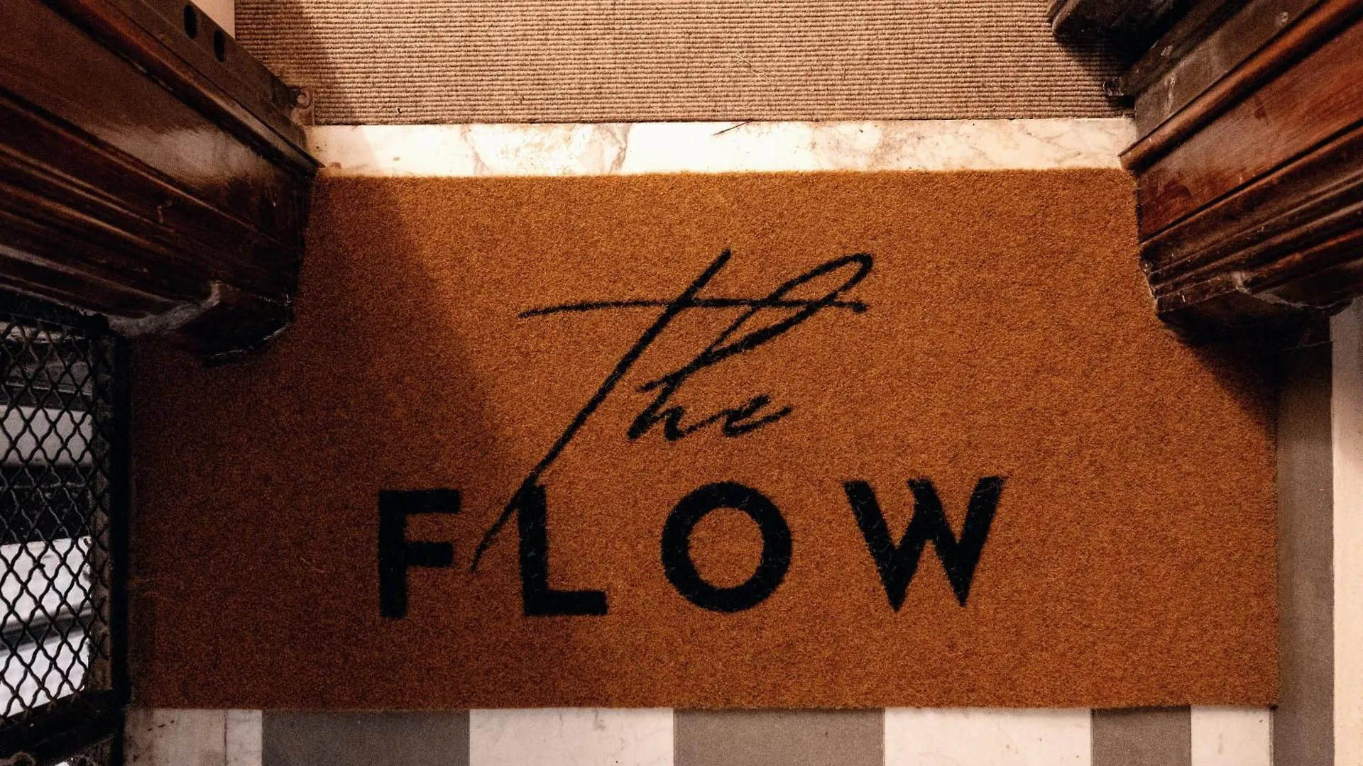 The Flow - Via Del Corso Rome Italy
