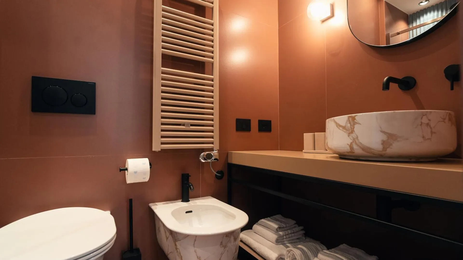 بيت ضيافة The Flow - Via Del Corso روما