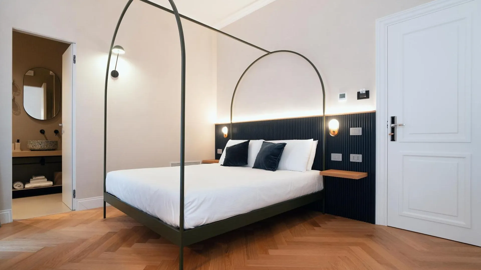 Guest house The Flow - Via Del Corso Rome Italy